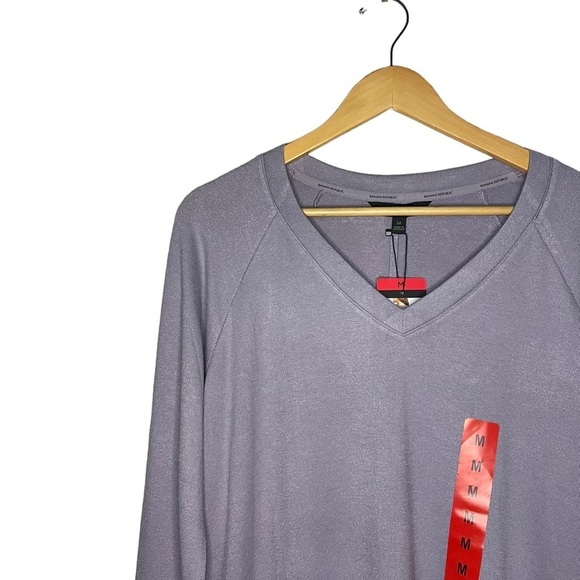 Banana Republic V-Neck Blouse New With Tags Womens Medium - Picture 3 of 8